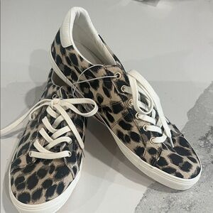 Leopard Print Women's Sneakers Old‎ Navy Size 9